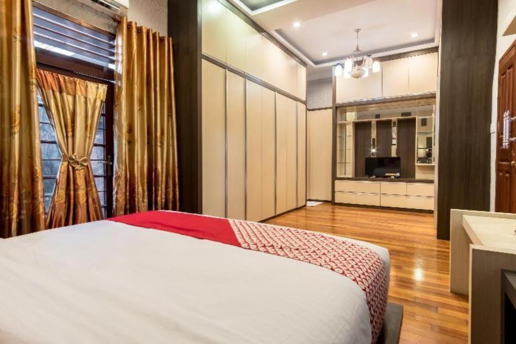 Oyo 619 Naufal Guest House Syariah Medan Eksteriør bilde